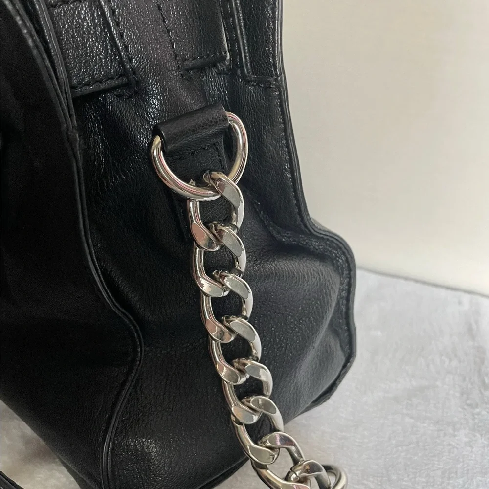 Black MK pebbled leather East West Hamilton w silver hardware - Picture 6 of 6